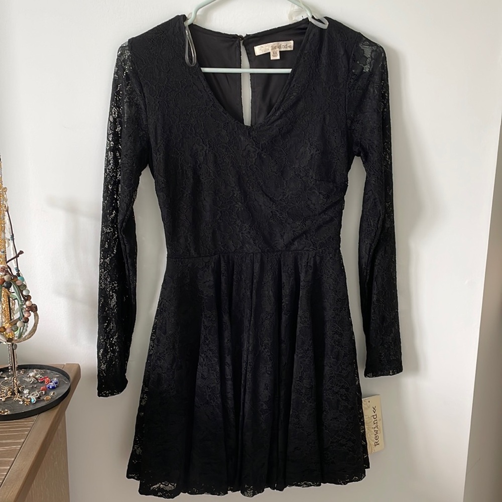 NWT black lace sleeve dress